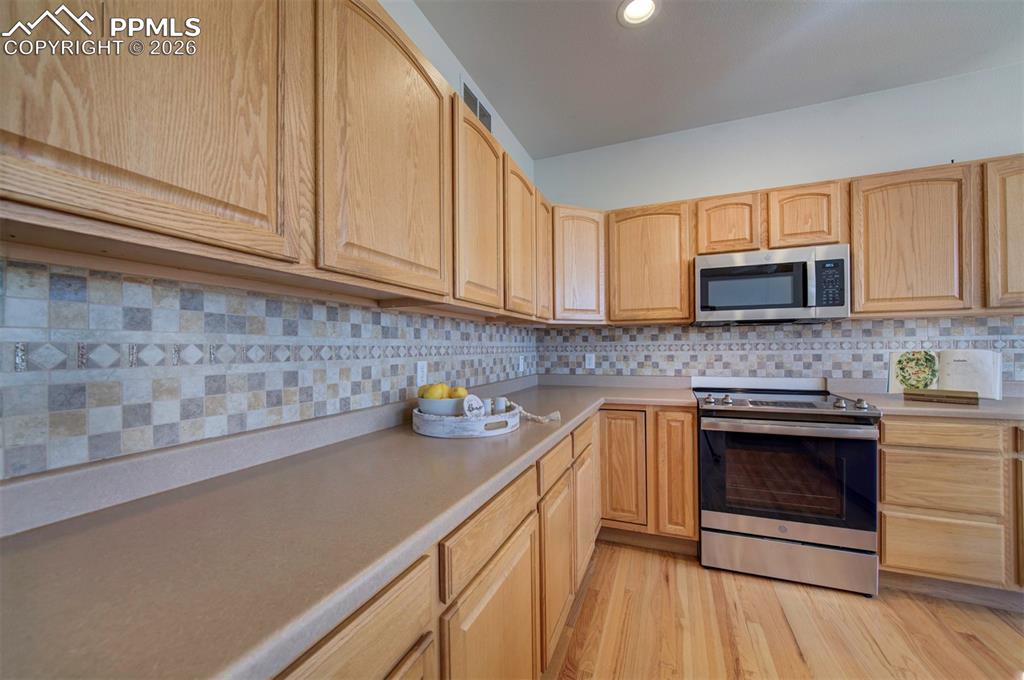 lots of counterspace and cabinets