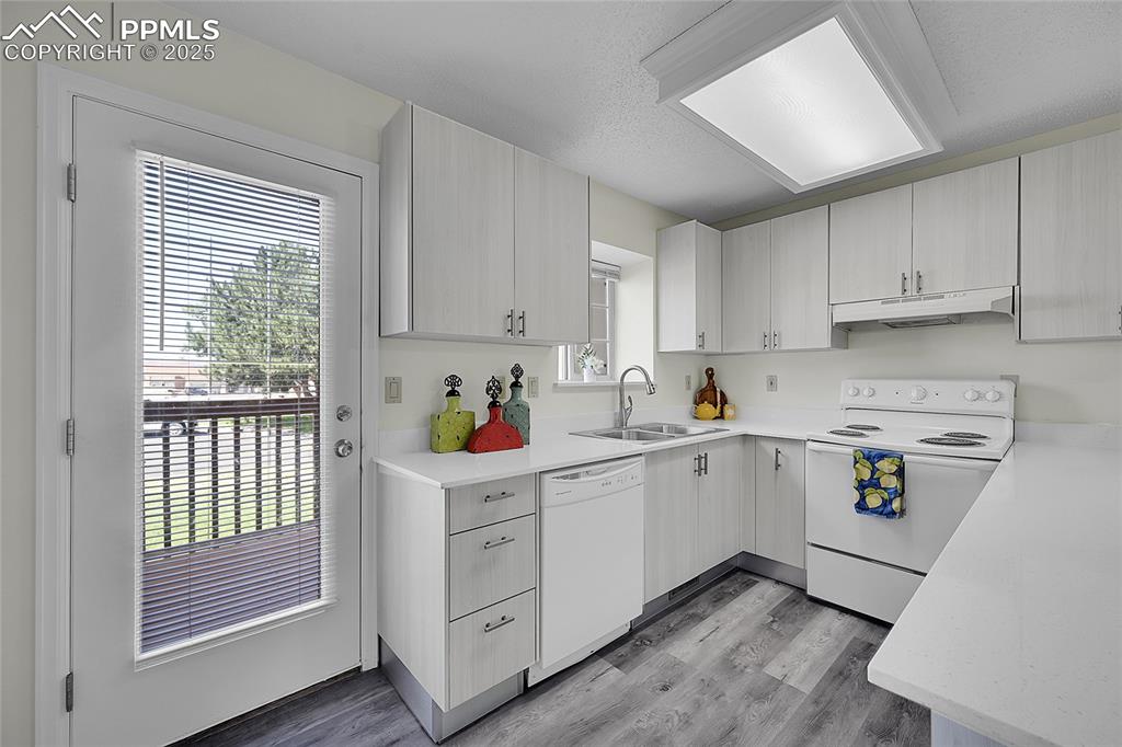 6737 Overland Drive photo 2