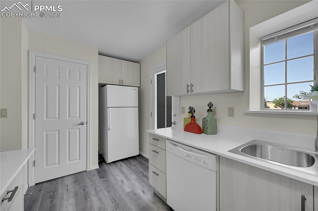 Seller open to Refrigerator Allowance at closing