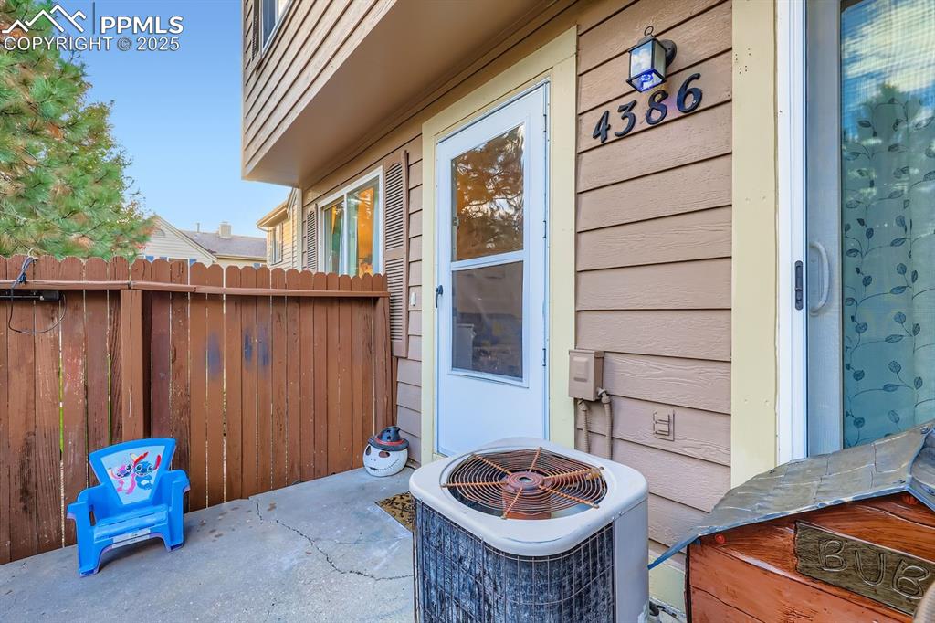 4386 Hawks Lookout Lane photo 2