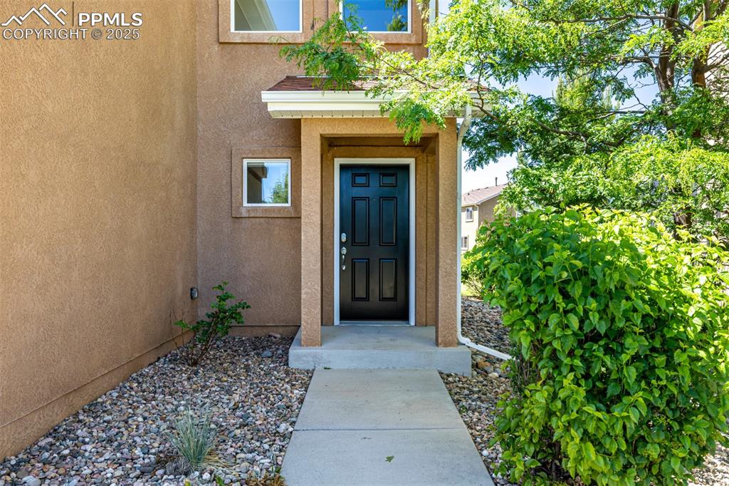 5718 Badenoch Terrace photo 2