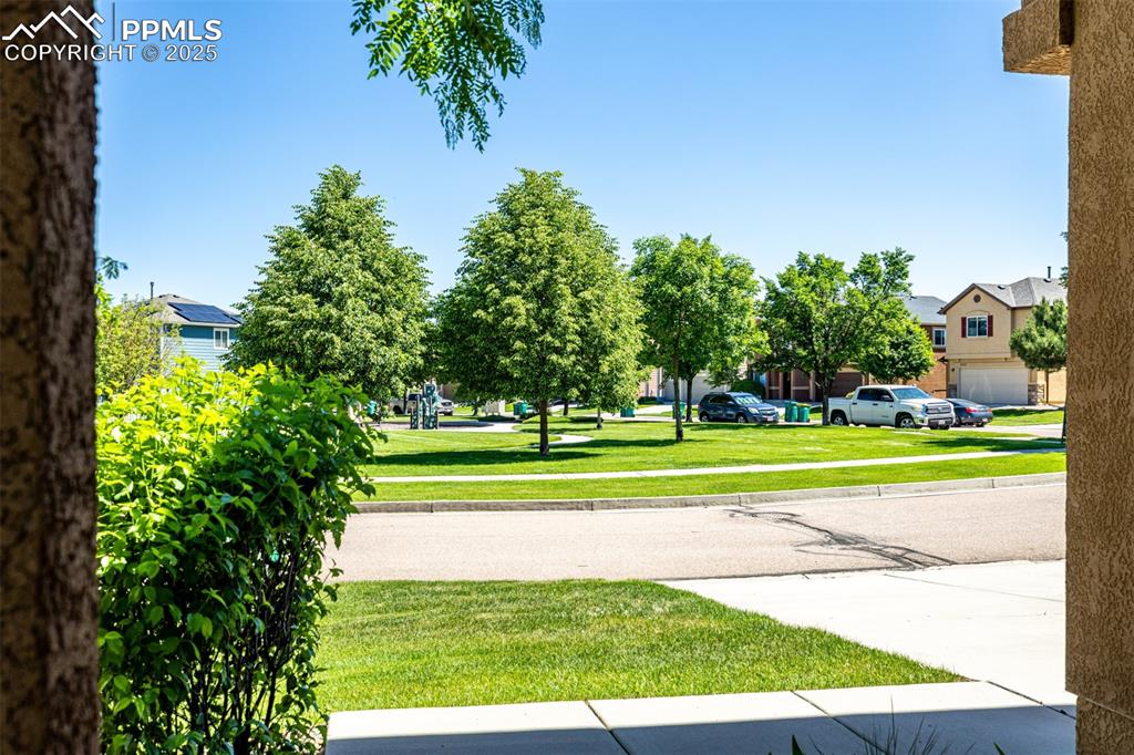 5718 Badenoch Terrace photo 3