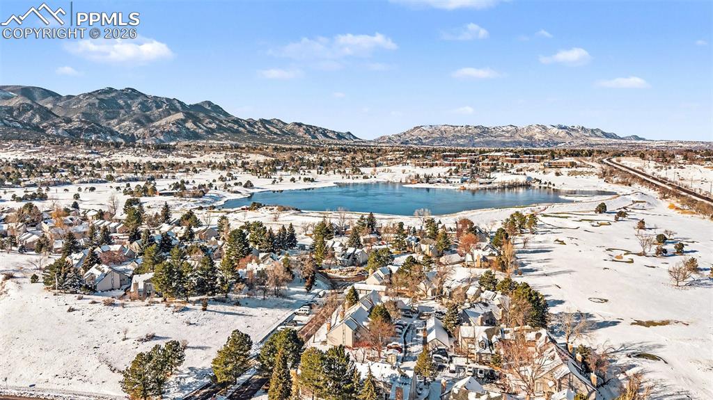 A peaceful, upscale mountain community with beautiful natural scenery, open space, golf course,  lake nearby and a strong connection to the surrounding landscape.