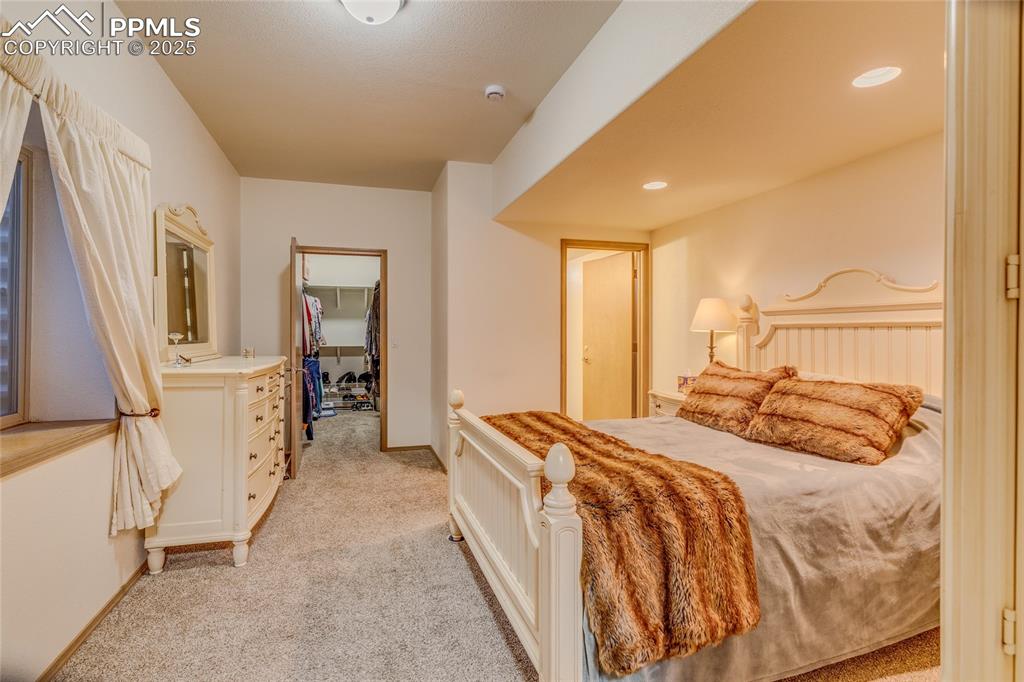 Secondary suite with walk in closet and full bathroom 