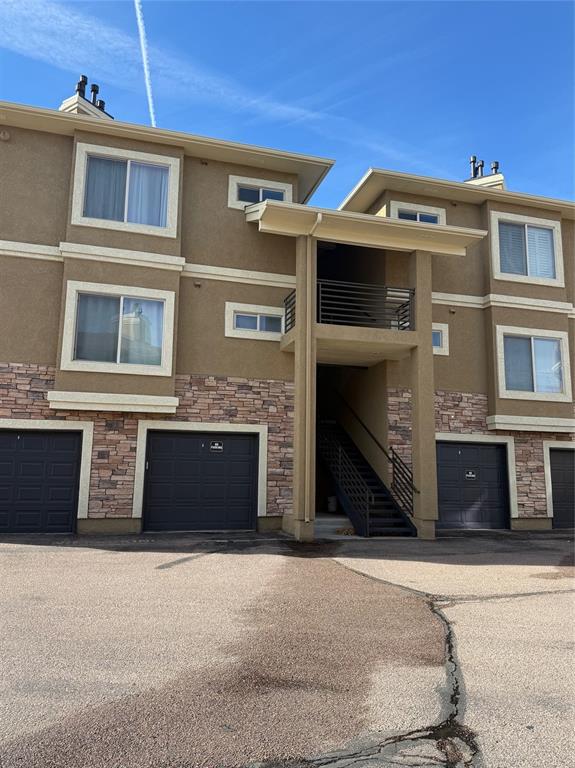 2055 Montura View #204 photo 2