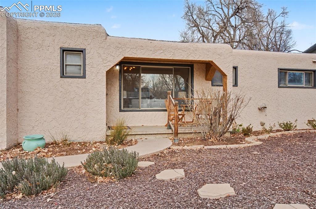 120 Everett Drive photo 3