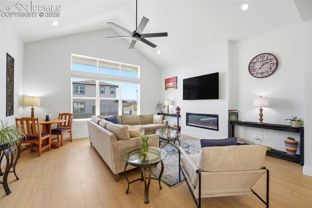 9527 Carcassonne Place photo 2