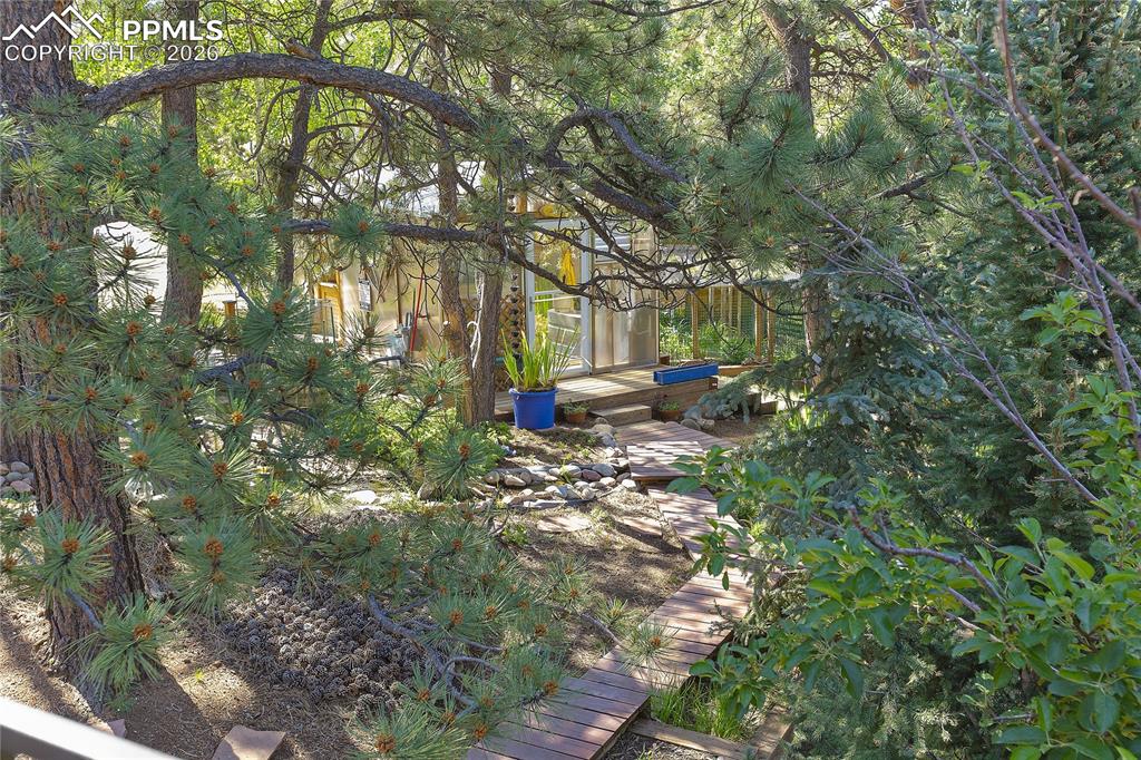 566 Spring Valley Drive photo 2