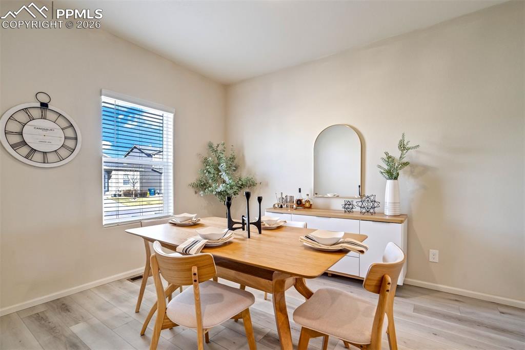 Could also make a great office/ secondary play area. 