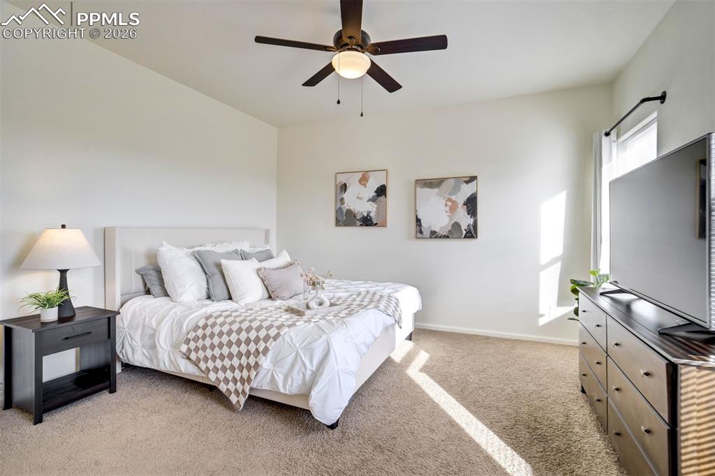 Ceiling fan, in addition to AC. 