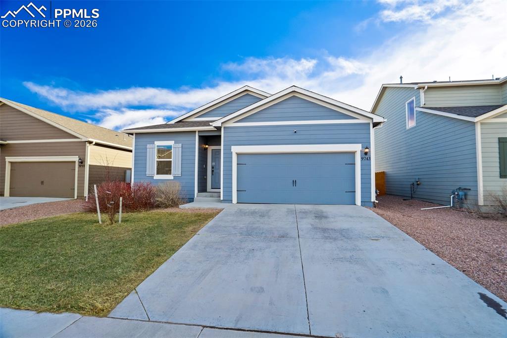 Long driveway is an extra bonus. 