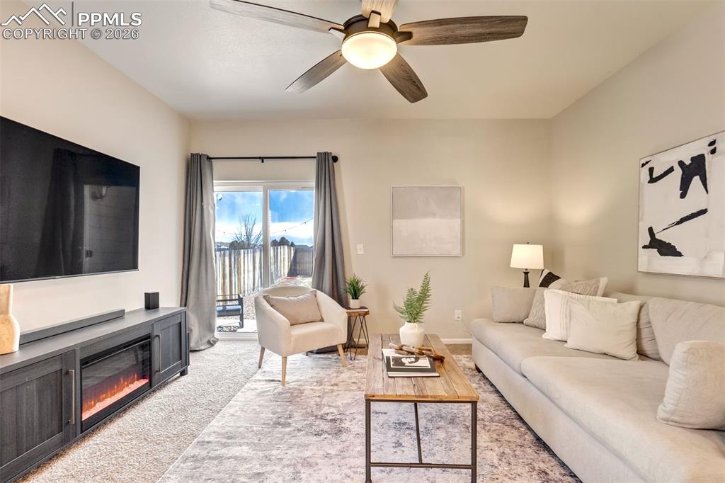 A living room that keeps things simple. 