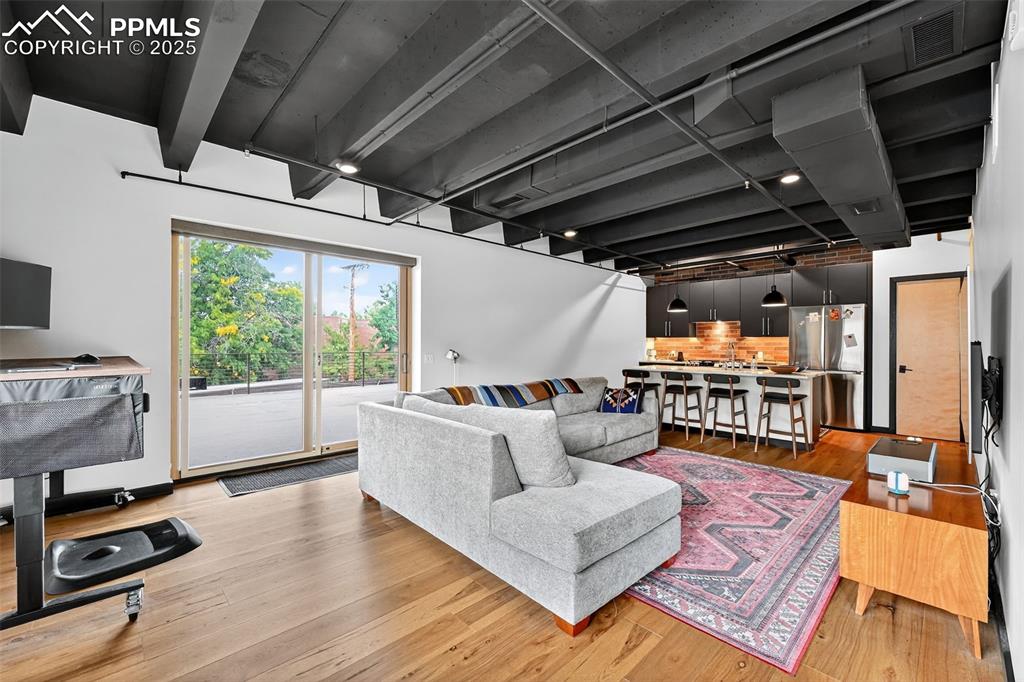 20 Boulder Crescent Street #202 photo 2