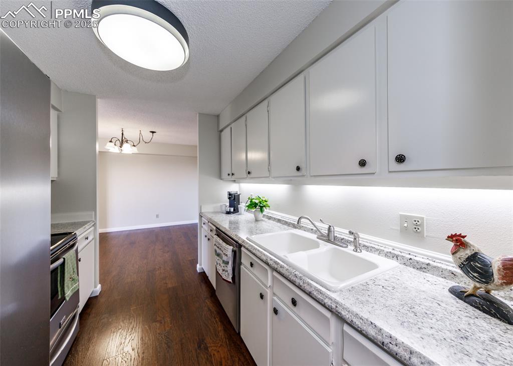 411 Lakewood Circle #B1009 photo 3