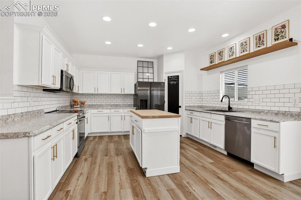 12573 Pine Valley Circle