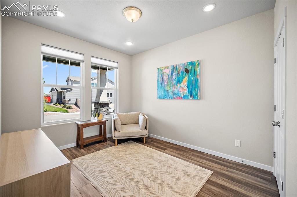 Front sitting room/flex space at entry