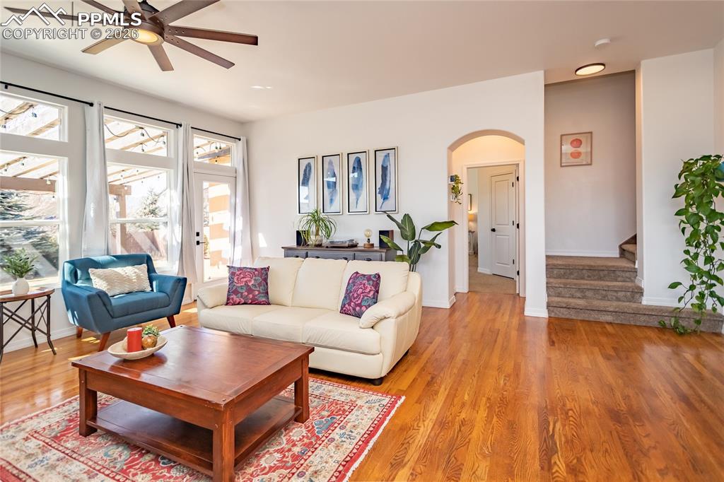 Leads to Primary BR & Stairway