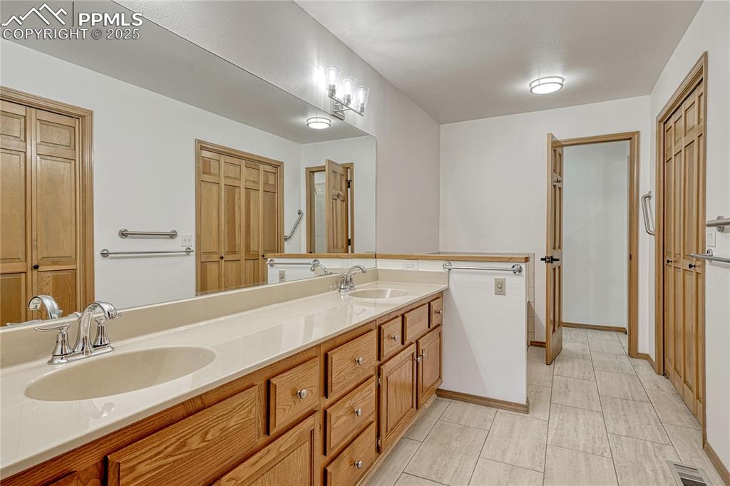 5-Piece Primary Tiled Ensuite Bath