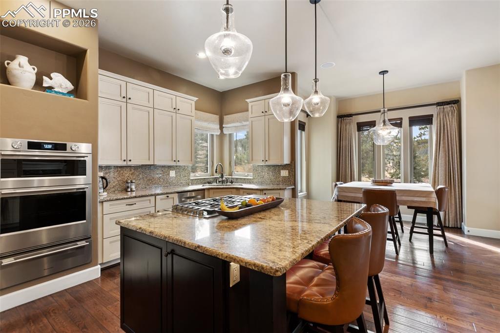 Kitchen with Kitchen Aide Stackable oven.
