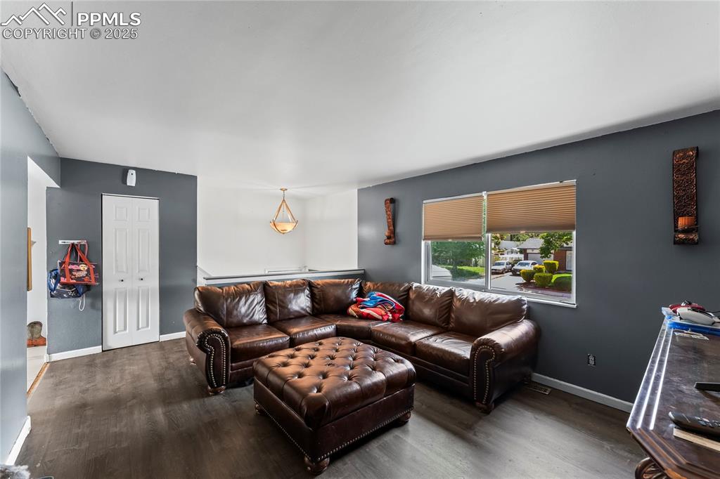 7210 Metropolitan Street photo 3