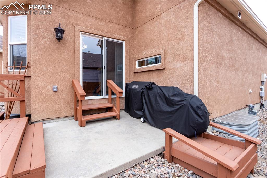 Back patio off the kitchen nook.