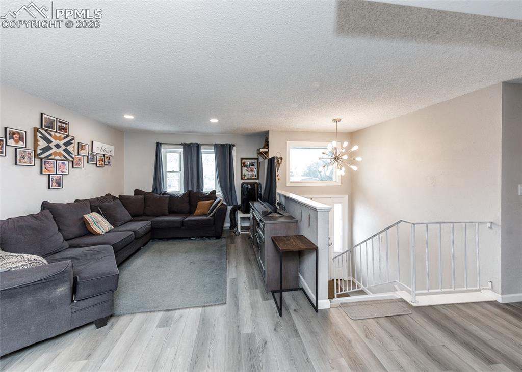 913 Cardinal Street photo 3