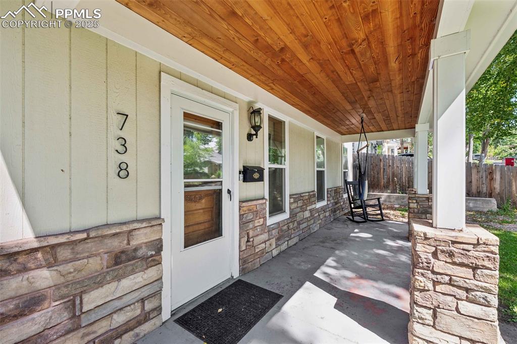 738 E Cache La Poudre Street photo 2