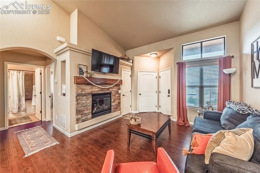 6668 Dark Oak View photo 3