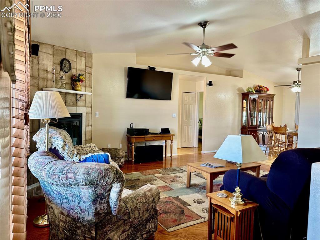 471 N Escondido Drive photo 3