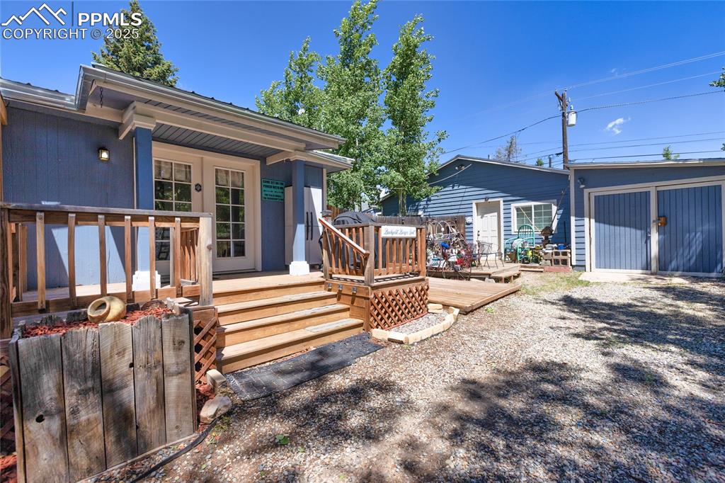 123 W Masonic Avenue photo 3