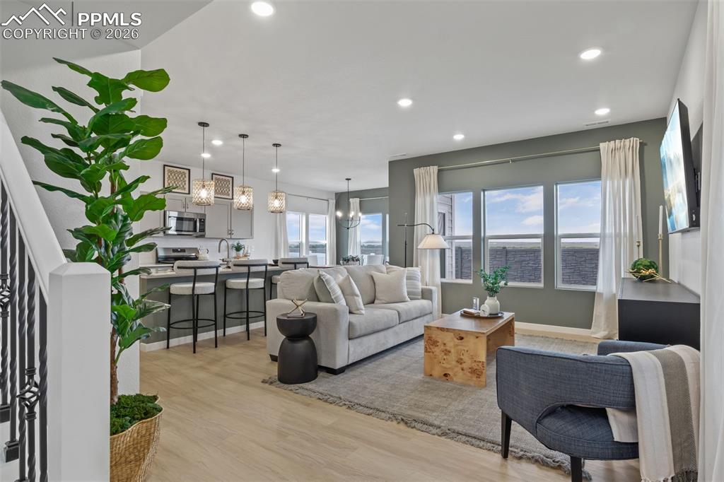 8554 Blue Feather Loop photo 3