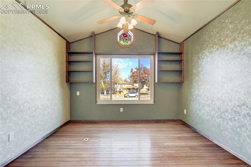 Main level bedroom/office (Bed 2)