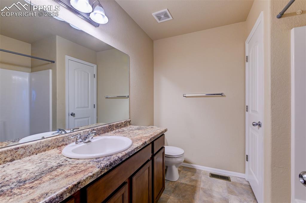 Upstairs full bathroom