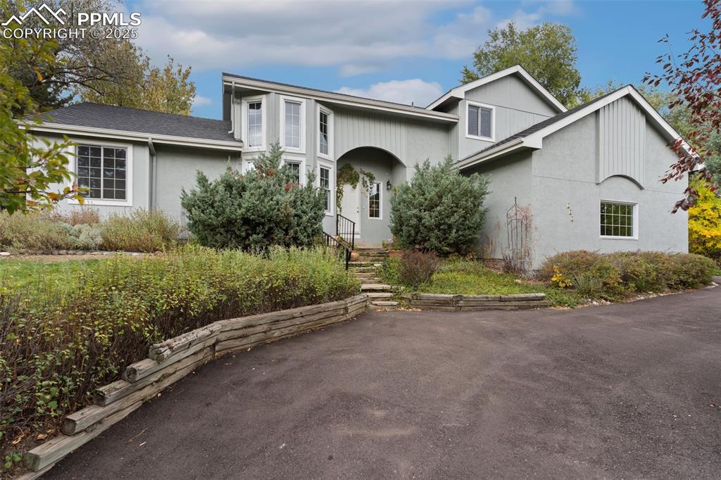 210 Hidden Creek Drive photo 2