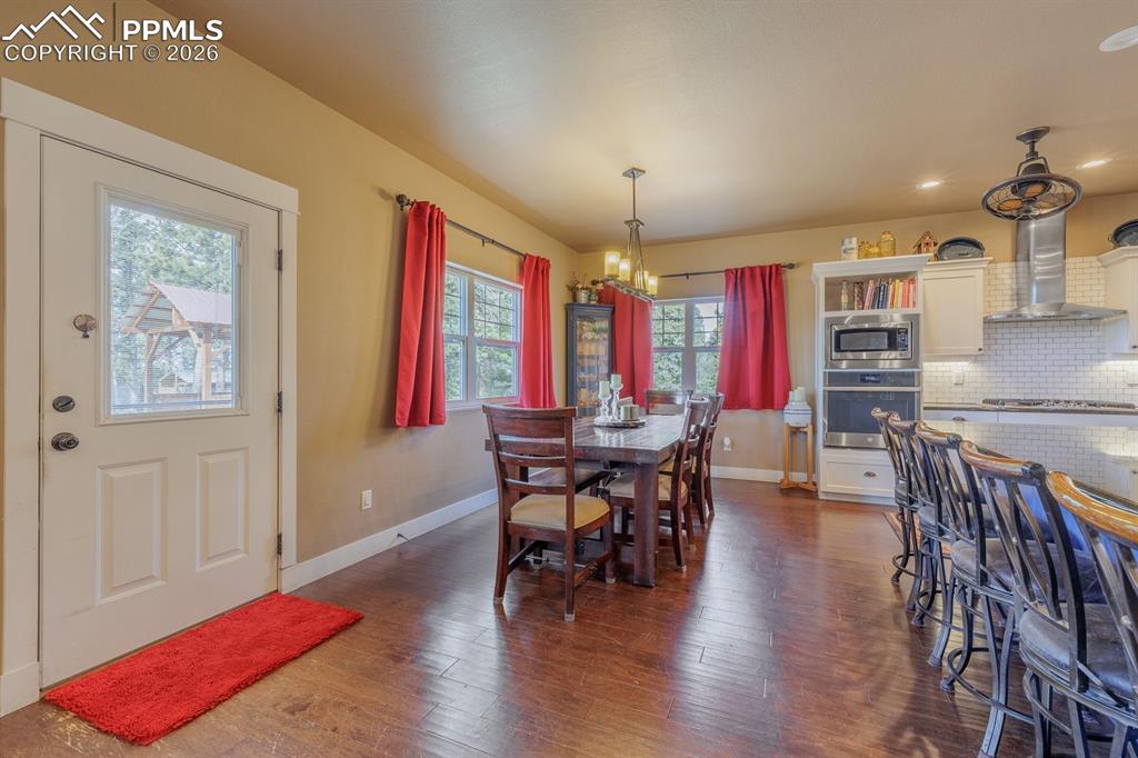 plenty of dining area