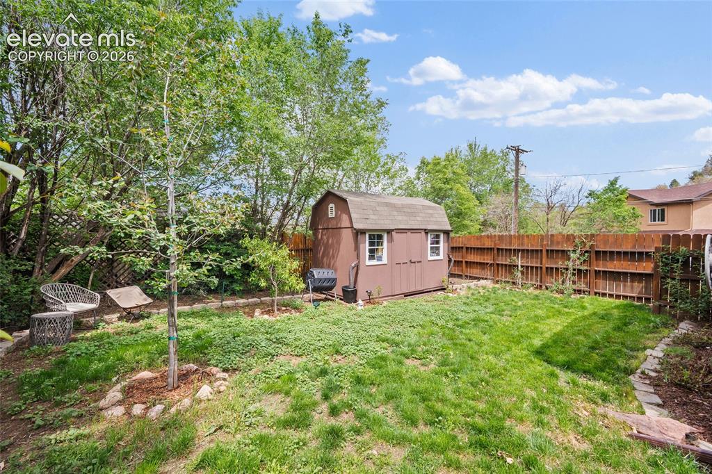 208 Oak Pl, Manitou Springs, CO 80829