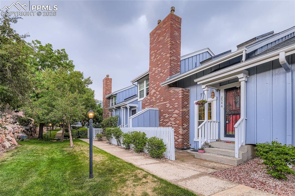 2546 Hatch Circle photo 2