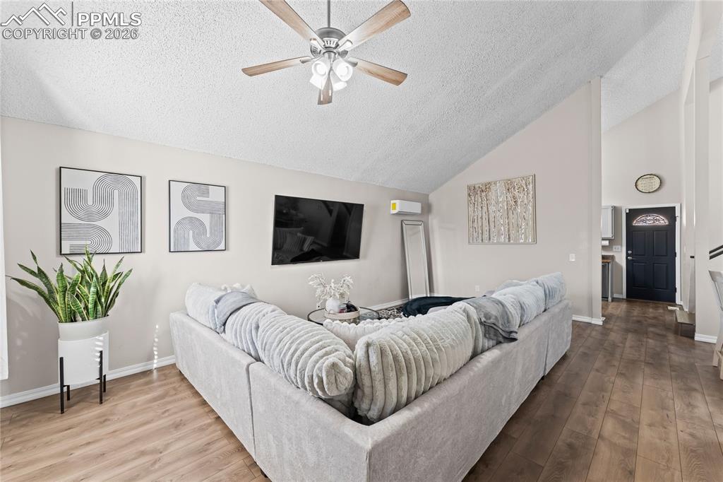 3435 Foxridge Drive photo 3