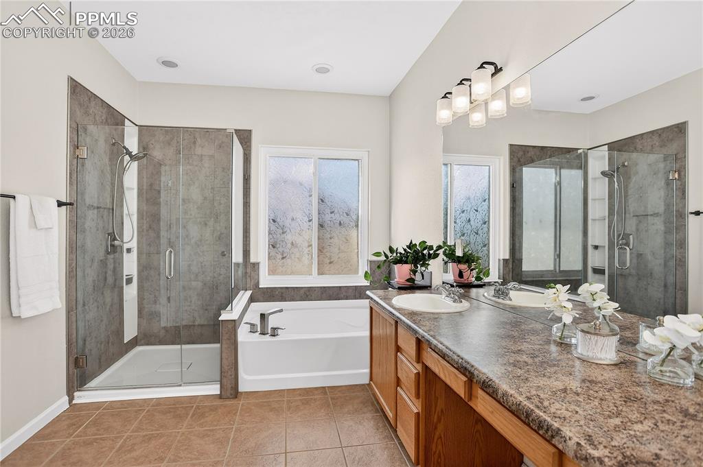 Walk-in shower & large soaking tub
