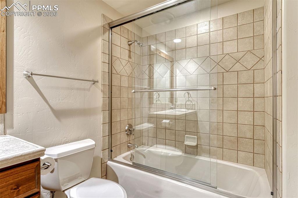 Lower level full bathroom.