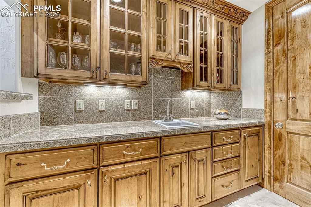 Butler’s pantry enhancing everyday living and hosting.