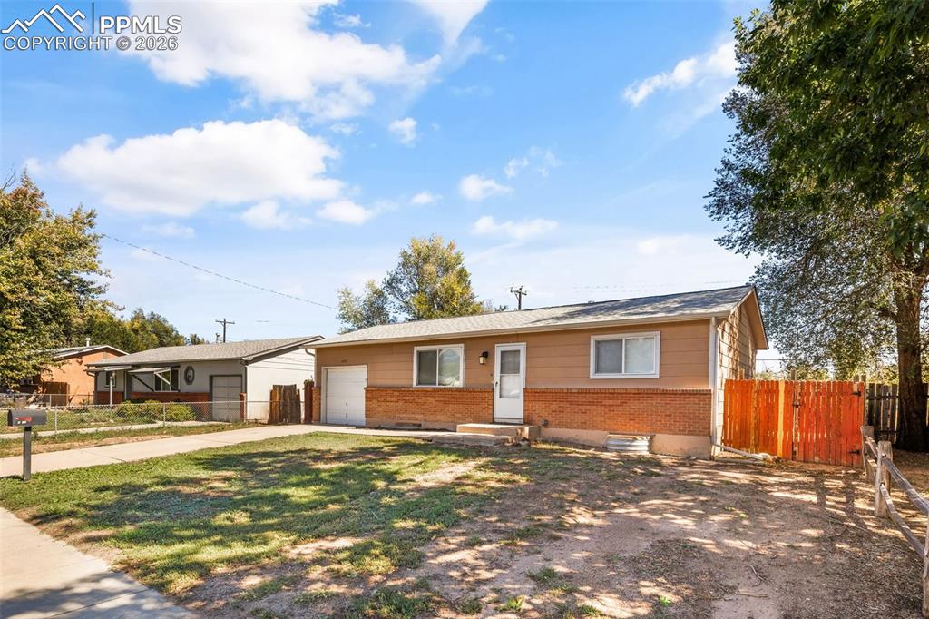 1407 Maxwell Street photo 3