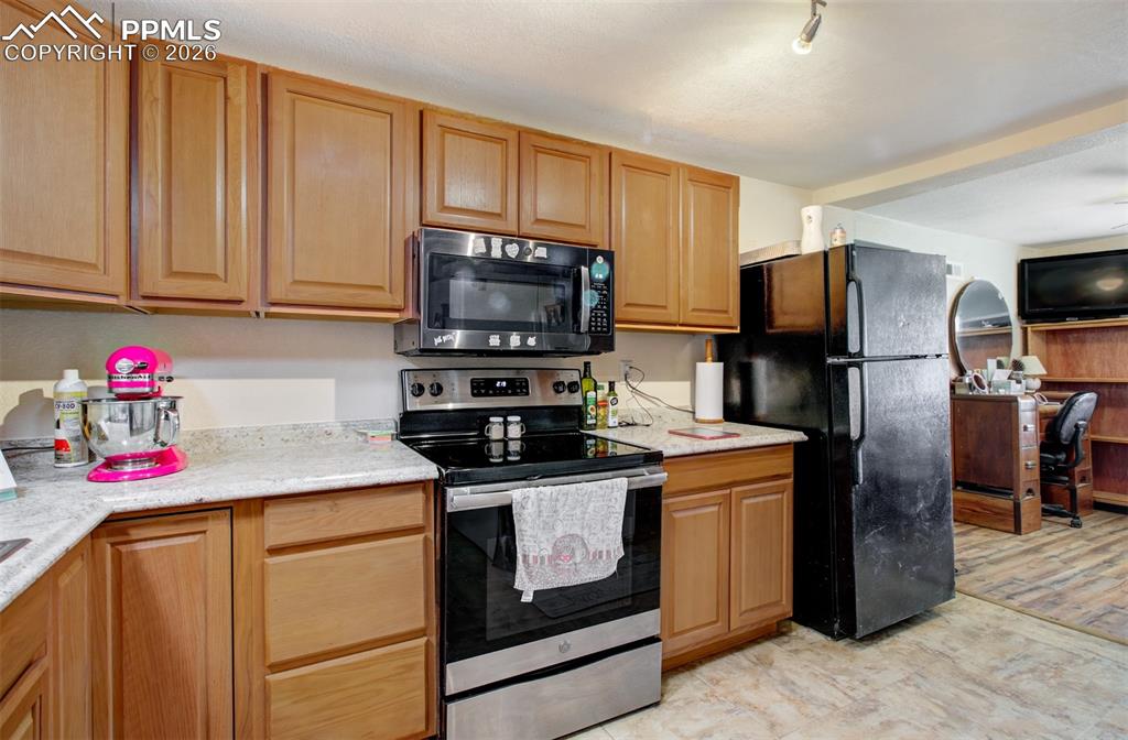 2615 Lambert Avenue photo 2