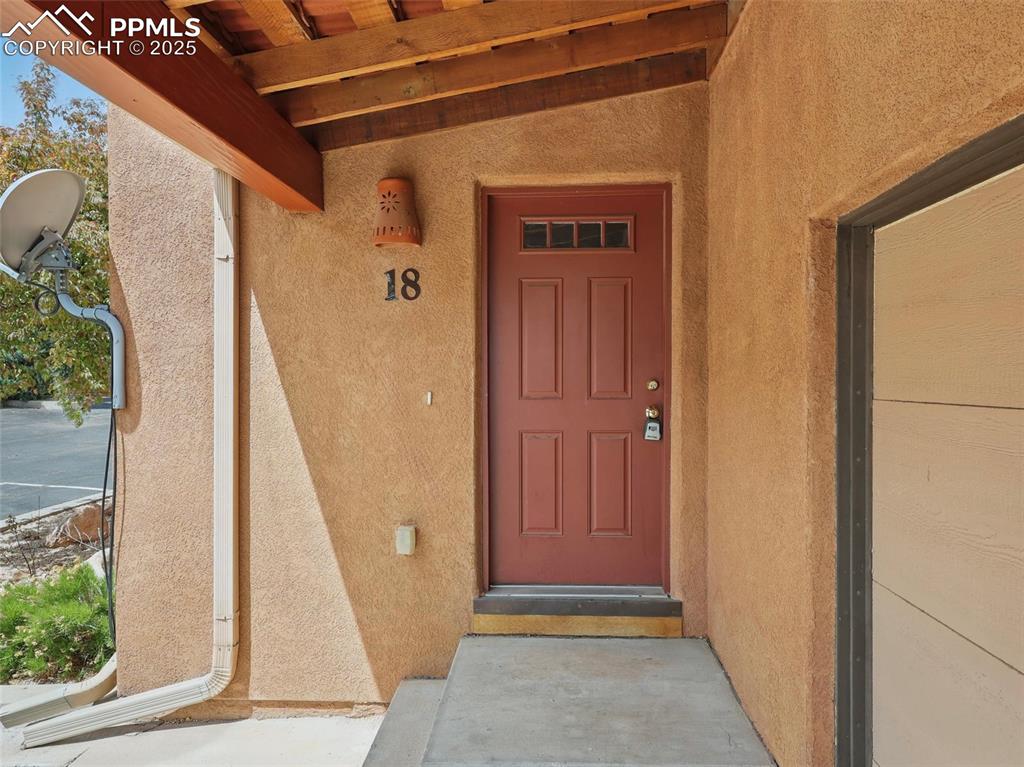 18 Taos Place photo 3