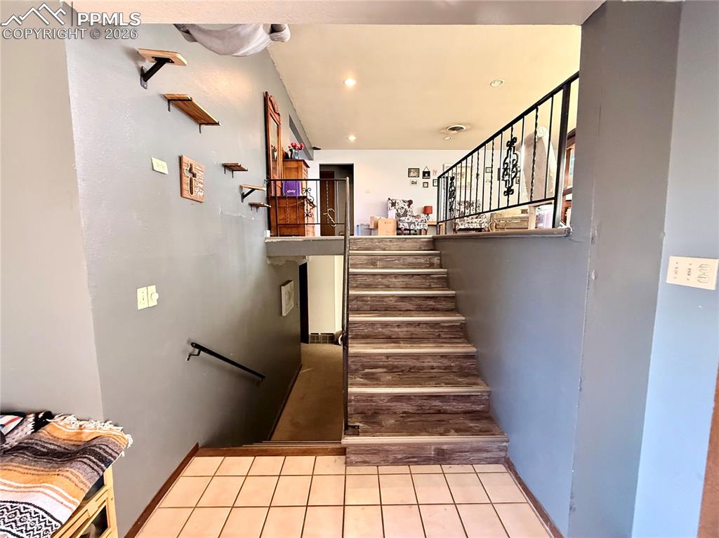 110 Encino Drive photo 3