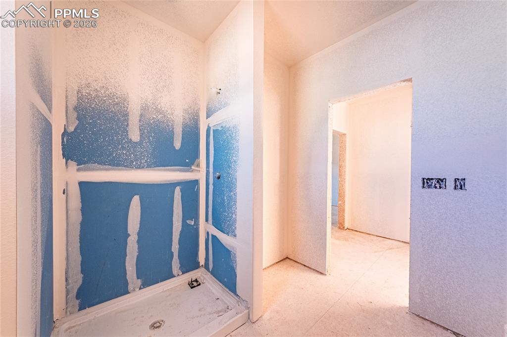 205 W Henrietta Avenue