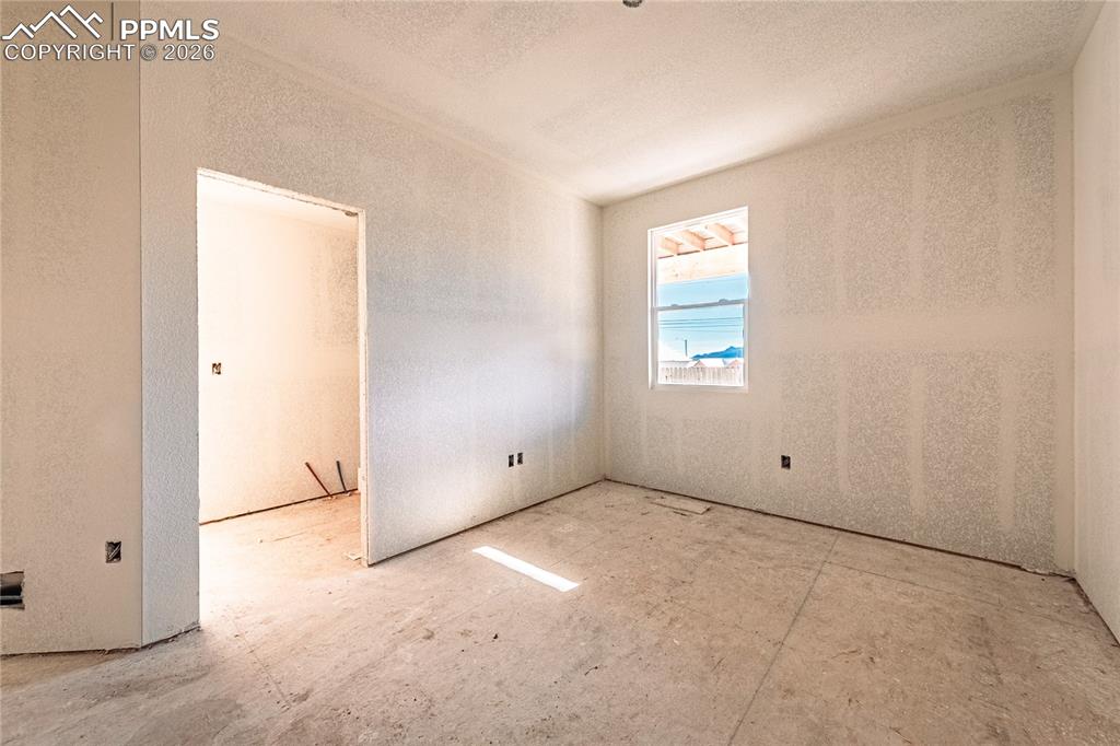 205 W Henrietta Avenue