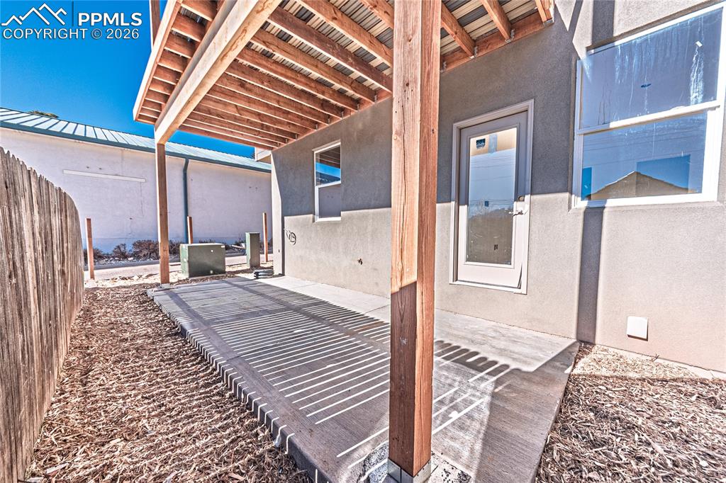 205 W Henrietta Avenue