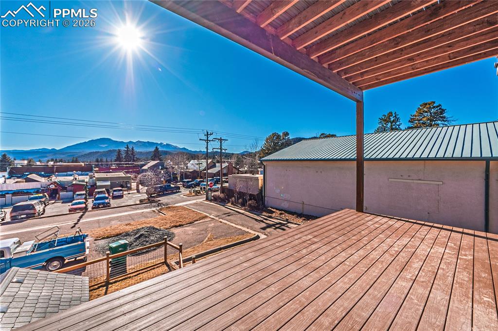 205 W Henrietta Avenue