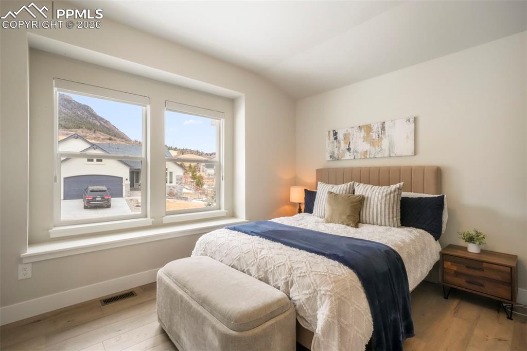 Main Level Guest room